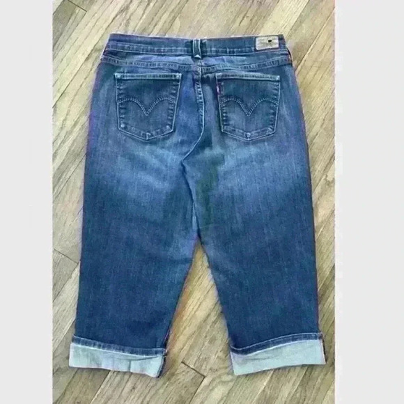 Levi’s 515 Capri cuffed Crop denim short size 8 - Picture 1 of 10